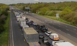 London travel news LIVE: Huge tailbacks on M23 near Gatwick after crash involving lorry, minibus and cars