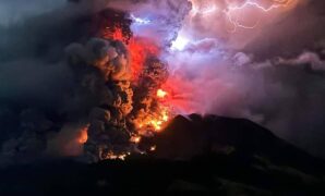 Thousands evacuated as Indonesia volcano erupts