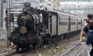 Century-Old Japanese Steam Locomotive Makes Its Last Run