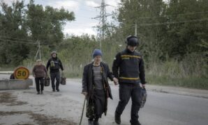 Russian forces bear down on Ukraine border town in Kharkiv region